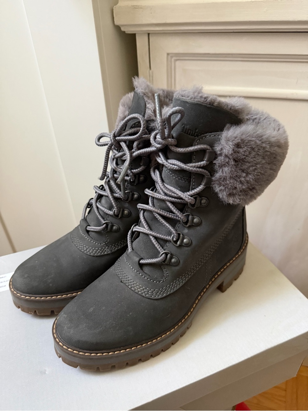 Women’s Timberland Kinsey Gray Fur-Trim Lace-Up Winter Boots